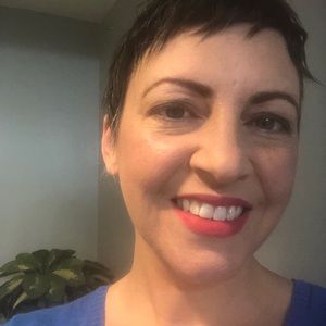 Meet your Posher, Deidra